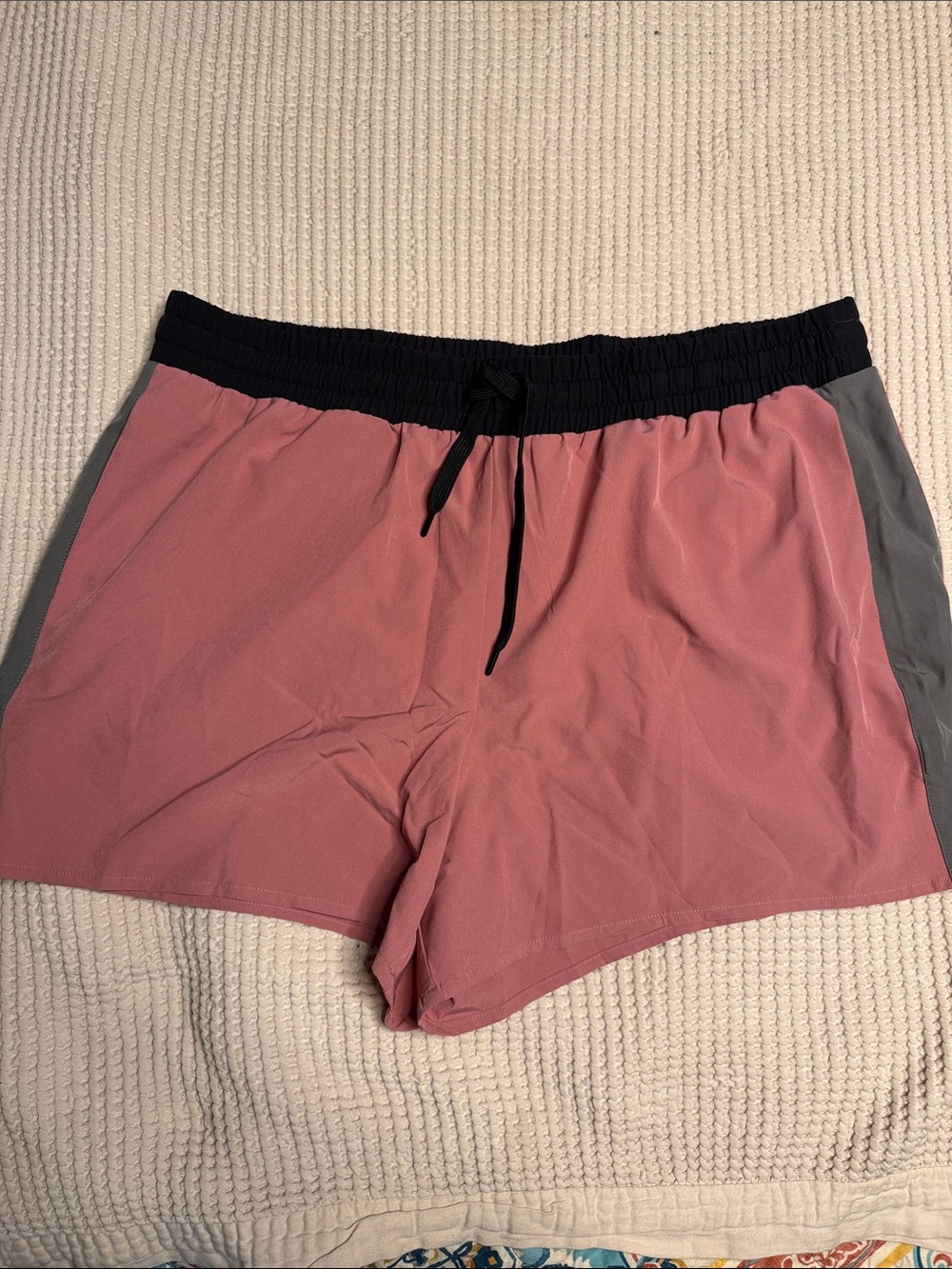 NWT Torrid Lovesick Color Block Pull-On Shorts Stretch Woven Mauve Wash 2X Plus